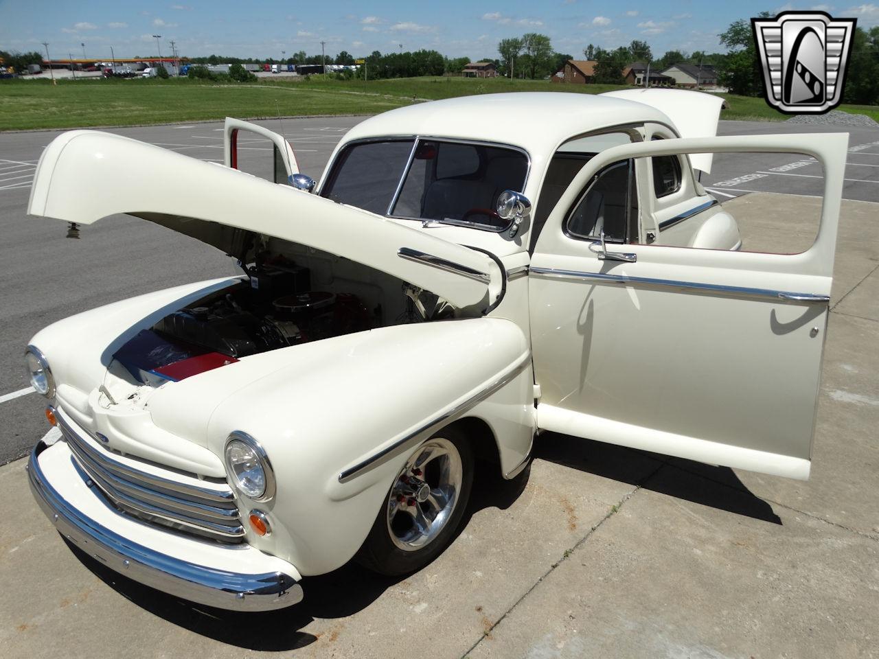 1948 Ford Deluxe