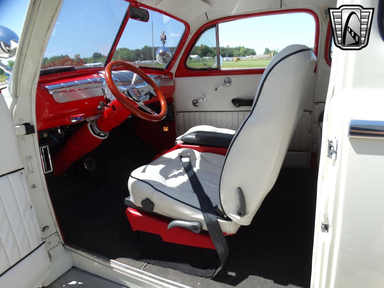 1948 Ford Deluxe