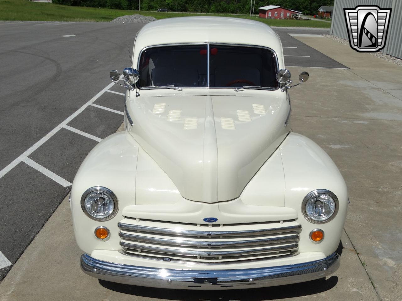 1948 Ford Deluxe