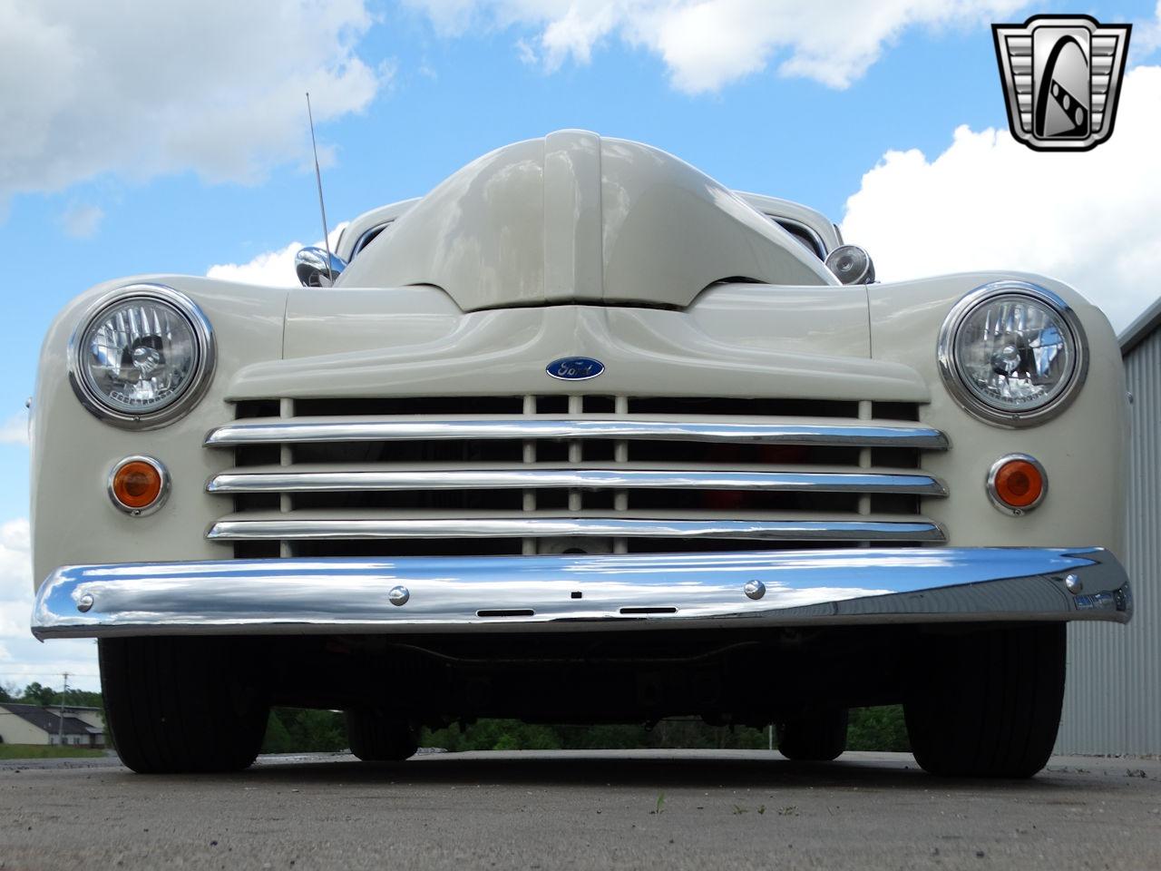 1948 Ford Deluxe