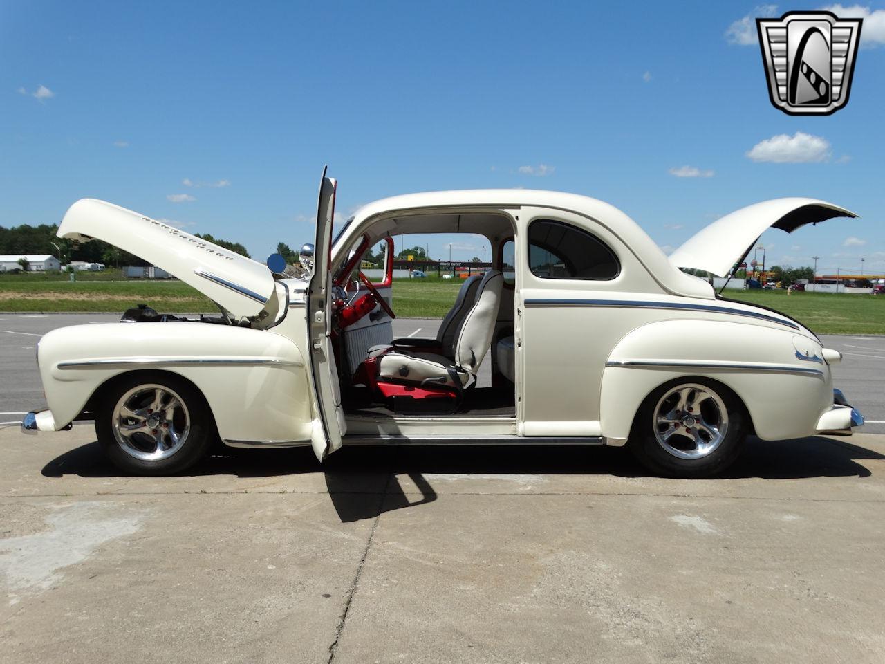 1948 Ford Deluxe