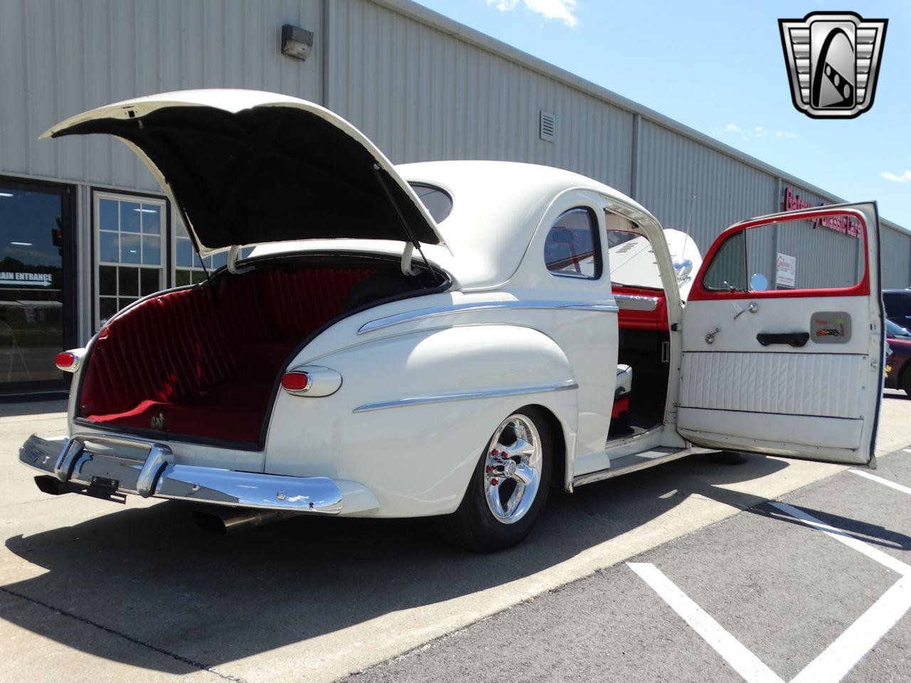 1948 Ford Deluxe