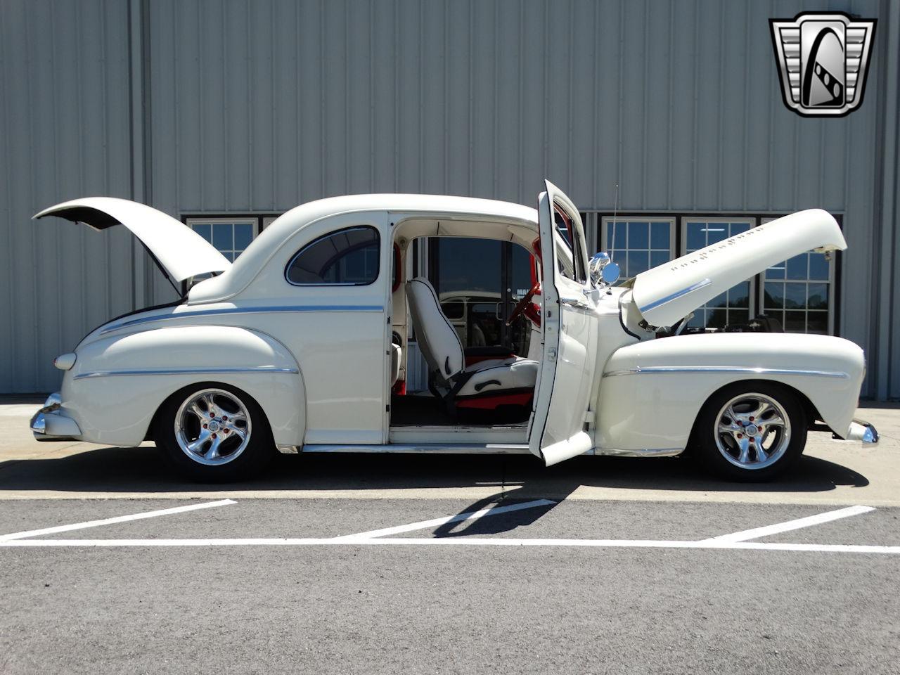 1948 Ford Deluxe