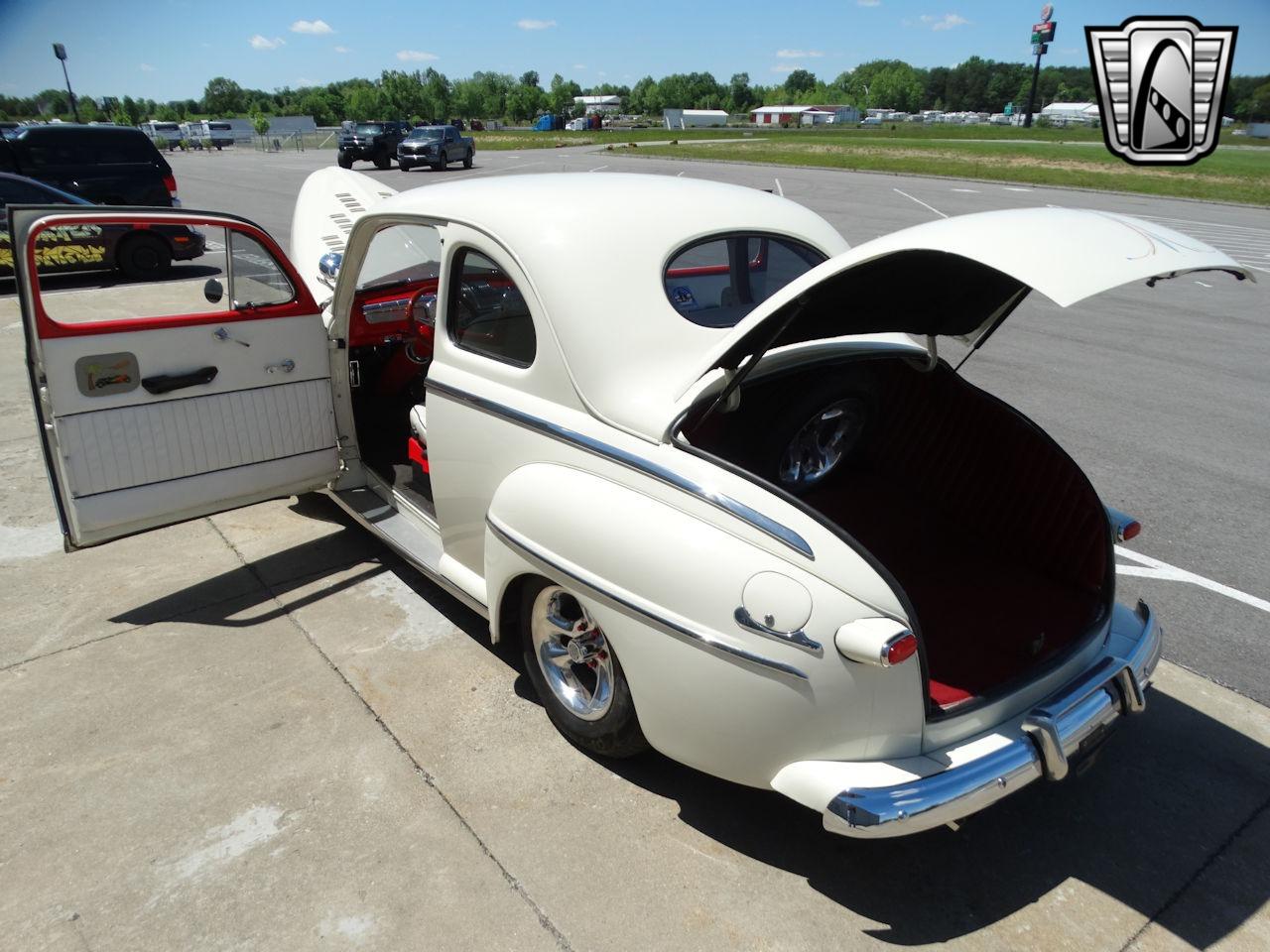 1948 Ford Deluxe