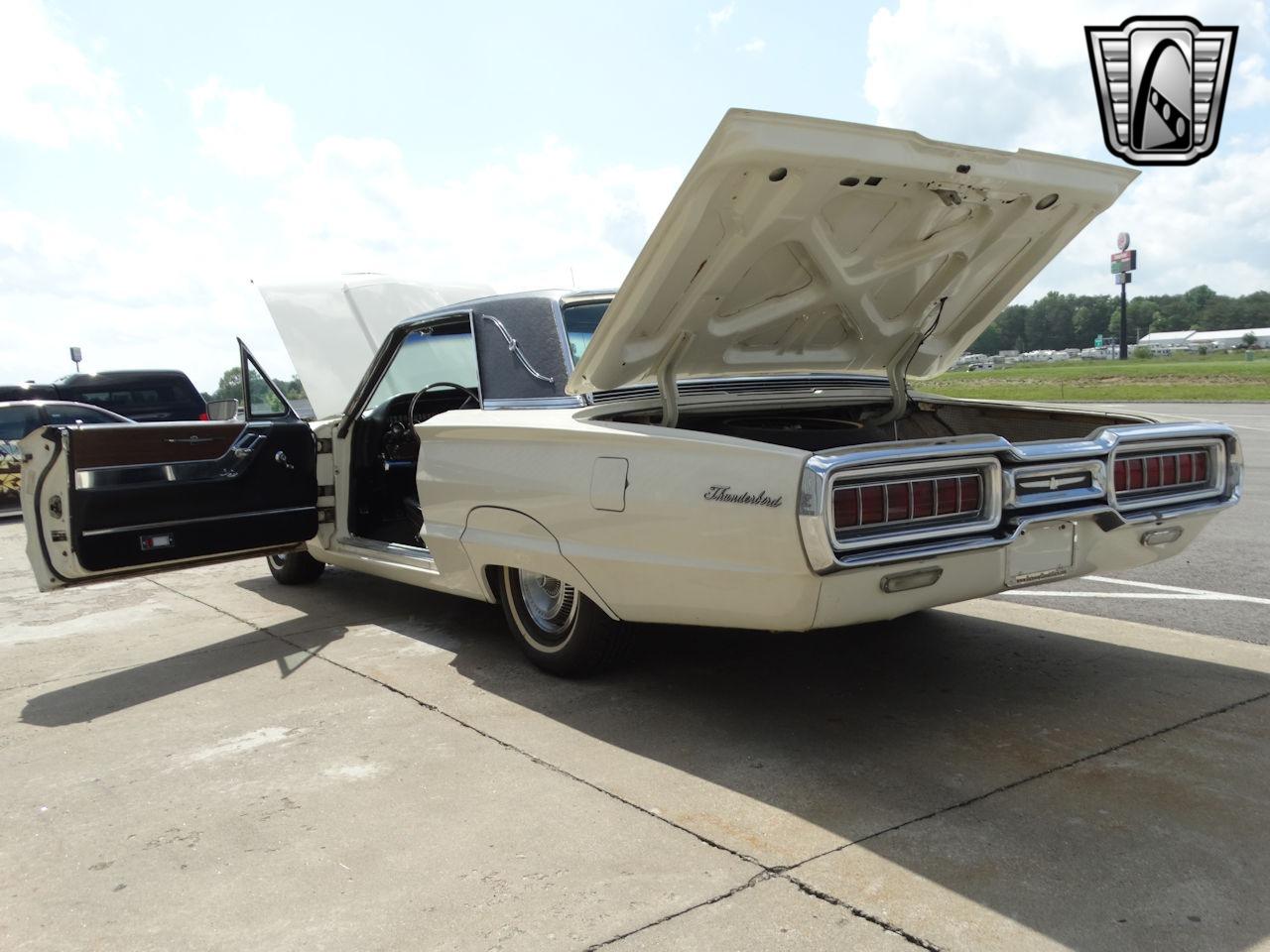 1965 Ford Thunderbird