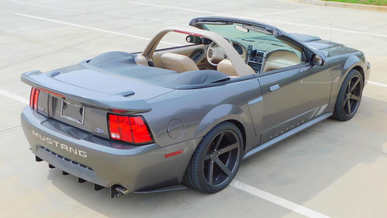 2003 Ford Mustang