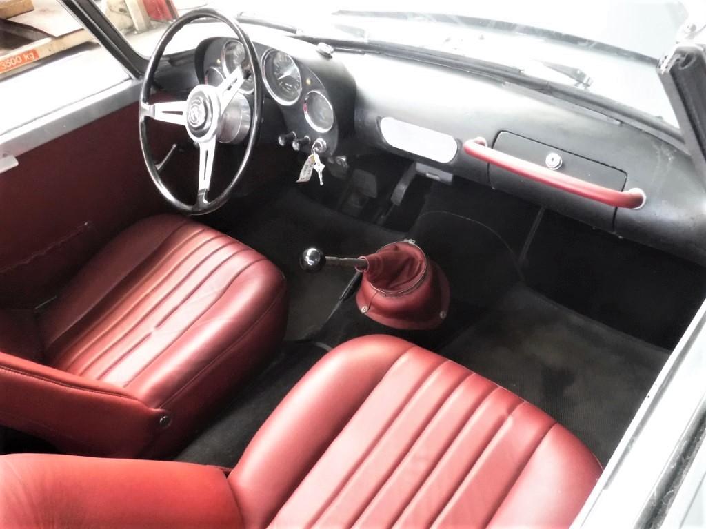 1961 Alfa Romeo 2000 Touring Spider