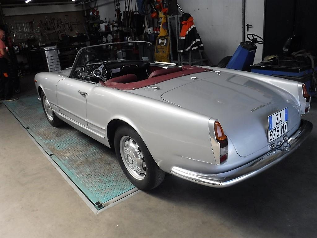 1961 Alfa Romeo 2000 Touring Spider