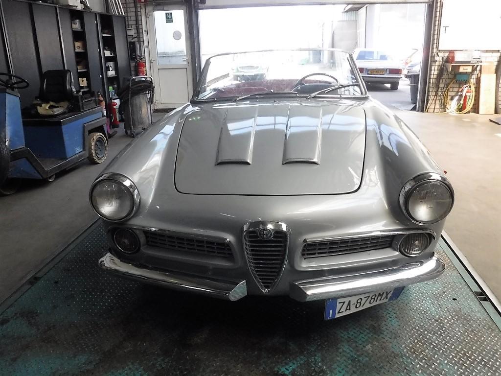 1961 Alfa Romeo 2000 Touring Spider