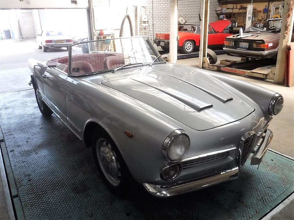 1961 Alfa Romeo 2000 Touring Spider