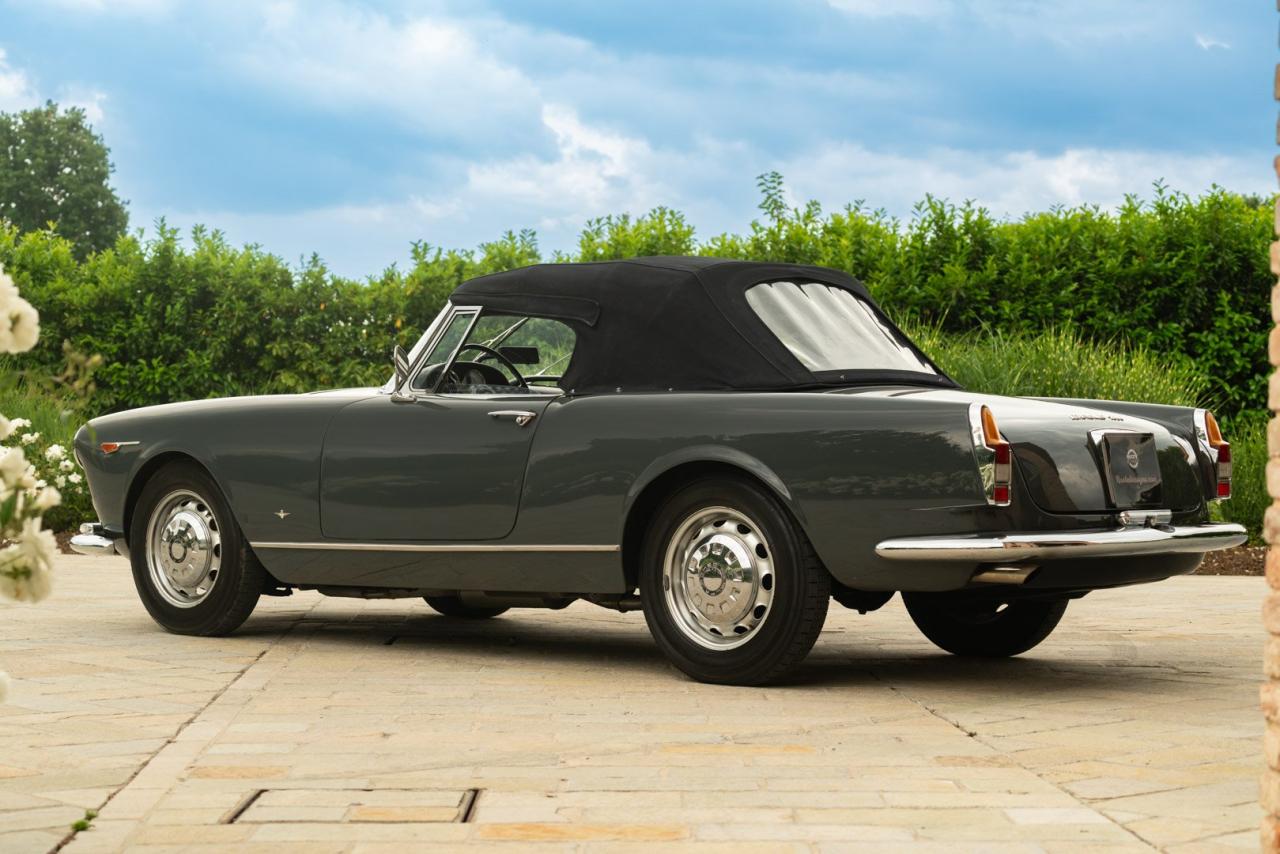 1966 Alfa Romeo 2600 SPIDER TOURING