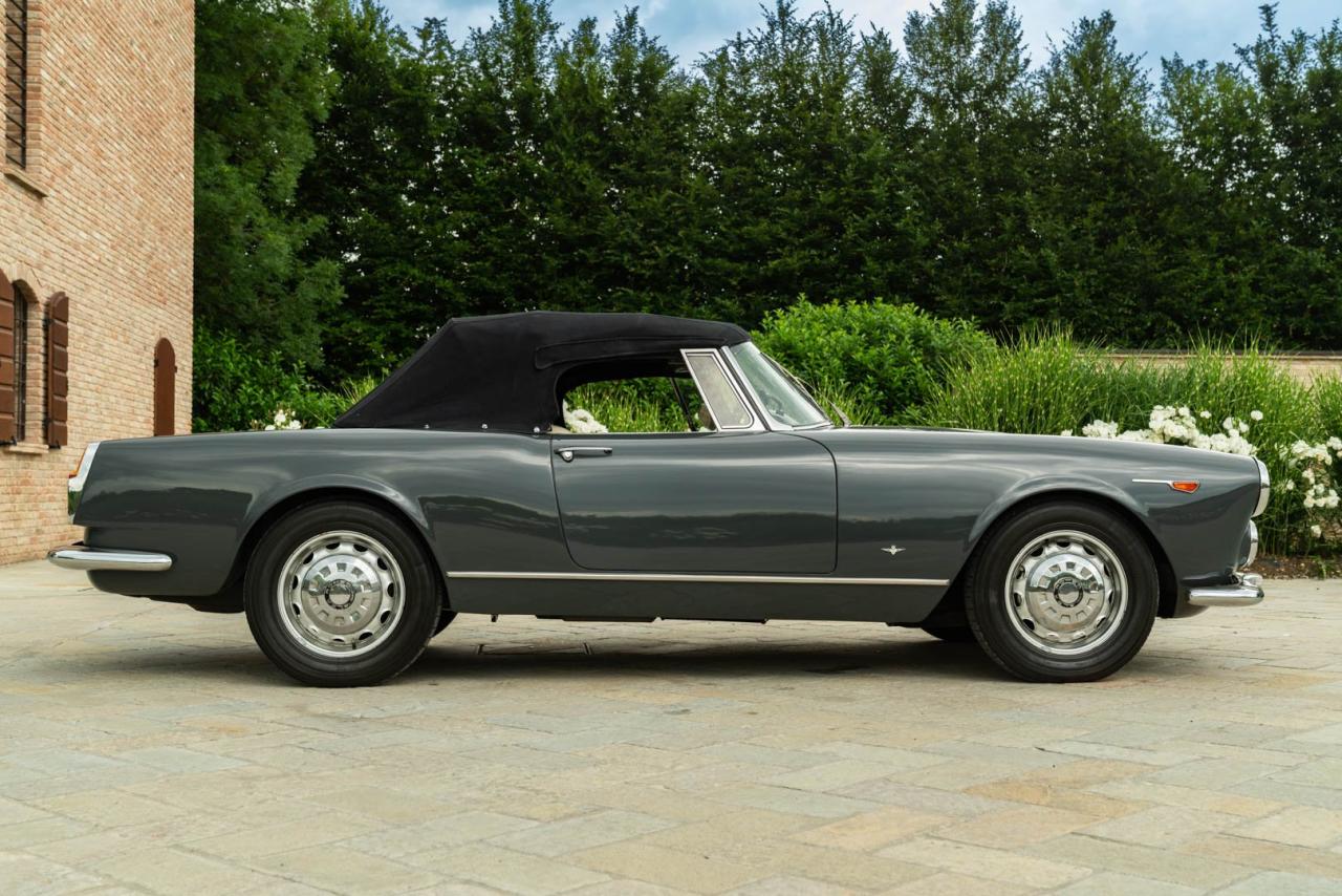 1966 Alfa Romeo 2600 SPIDER TOURING