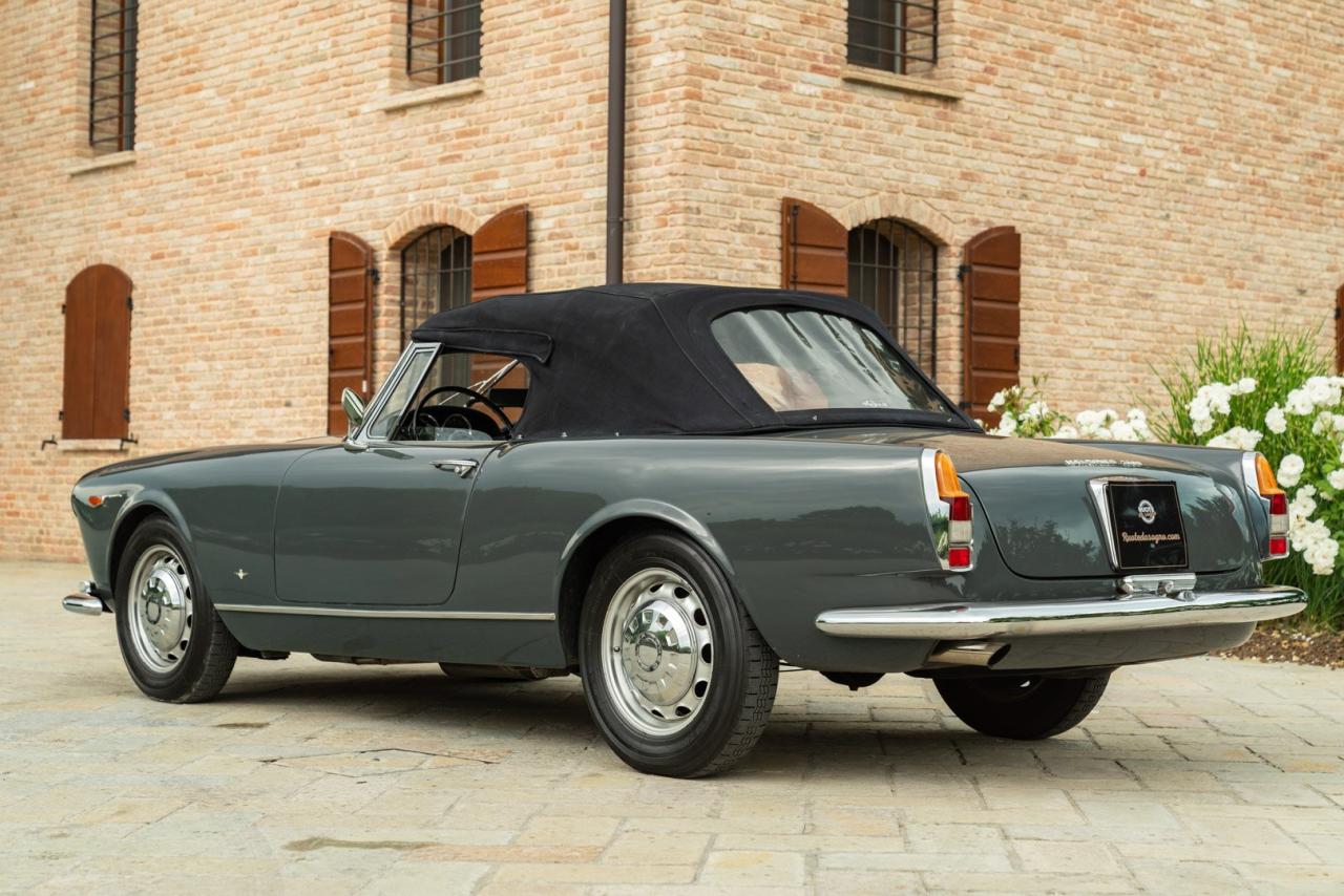 1966 Alfa Romeo 2600 SPIDER TOURING