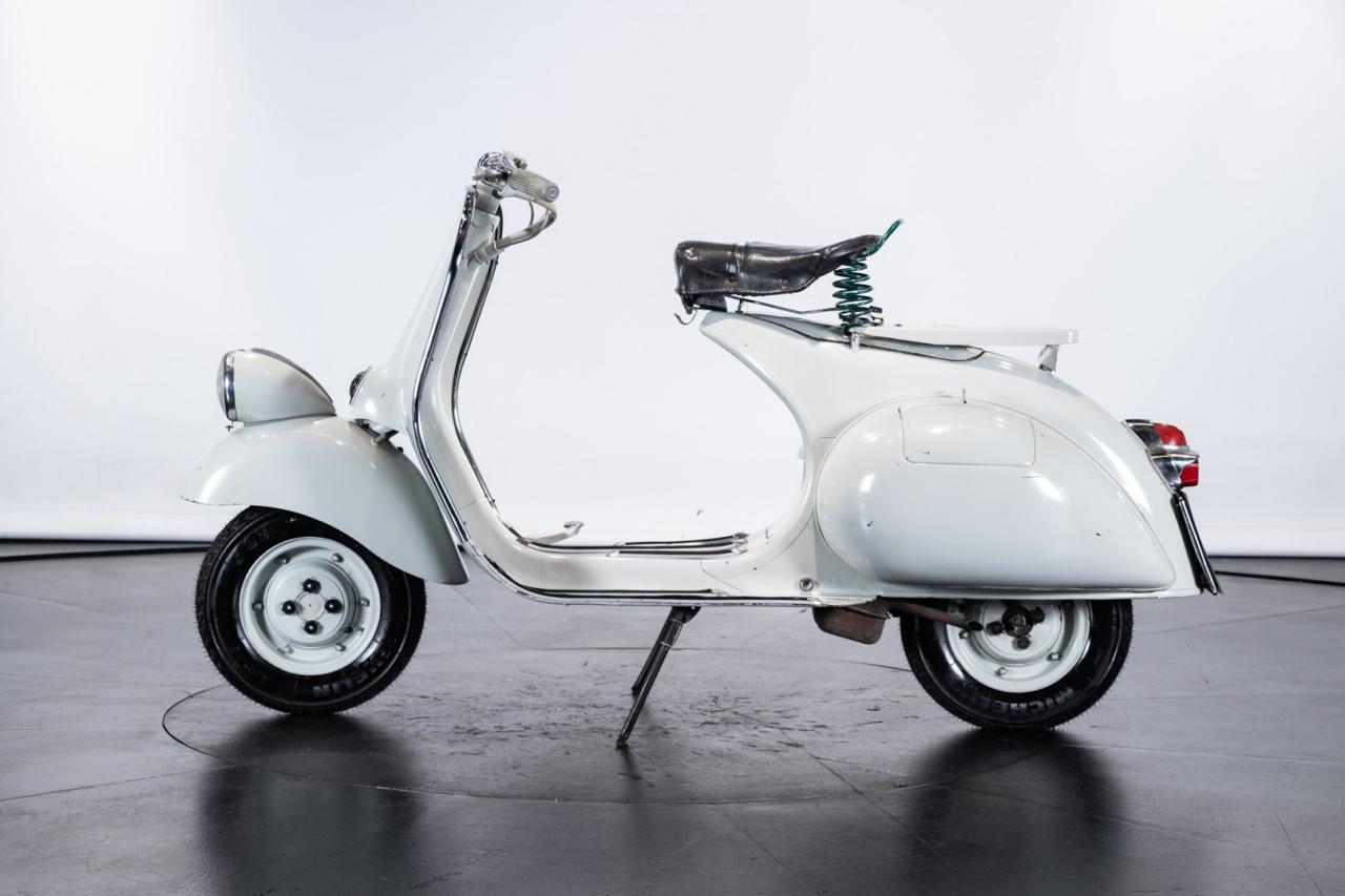 1957 Piaggio VESPA 125 FARO BASSO