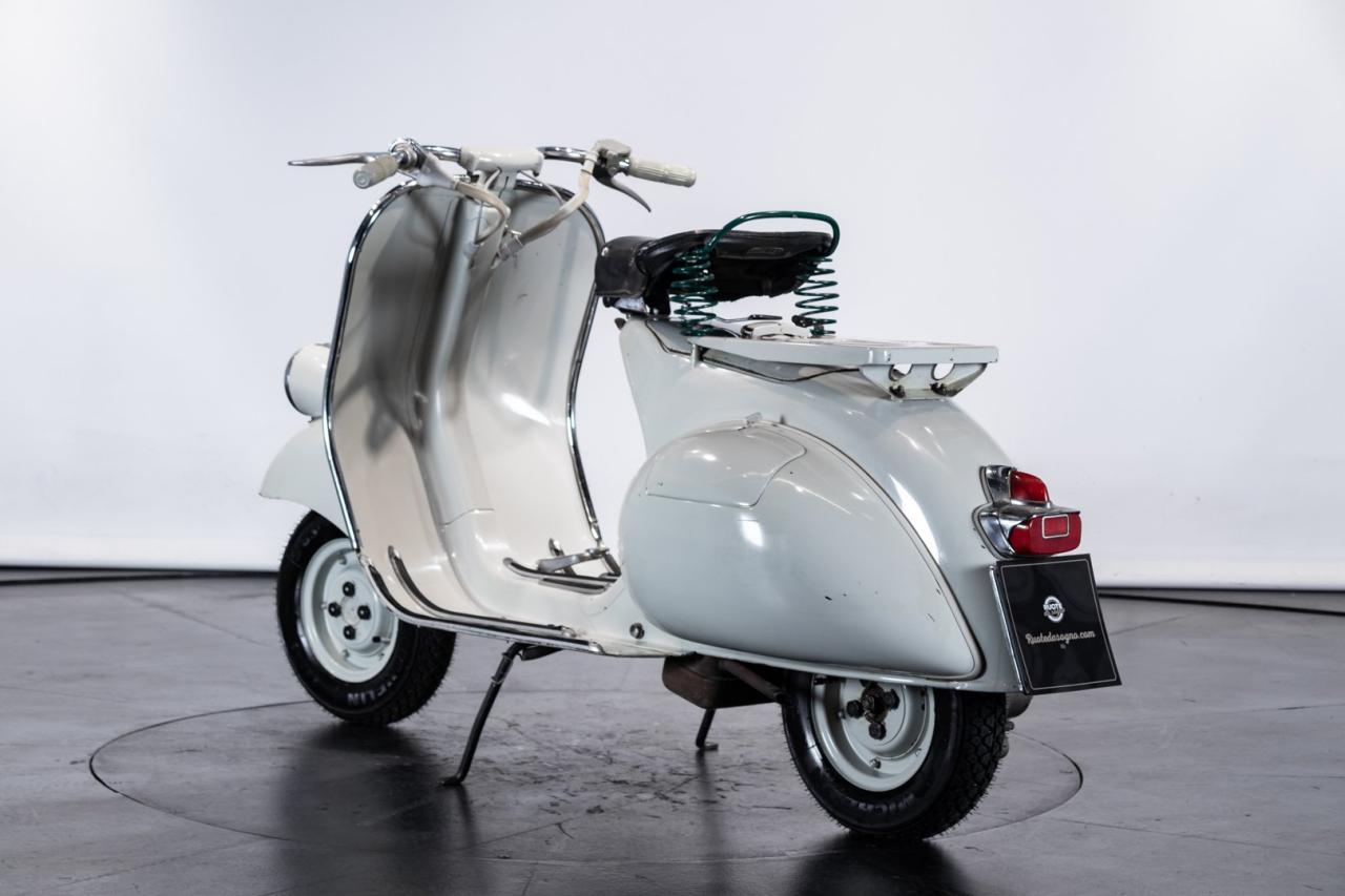 1957 Piaggio VESPA 125 FARO BASSO