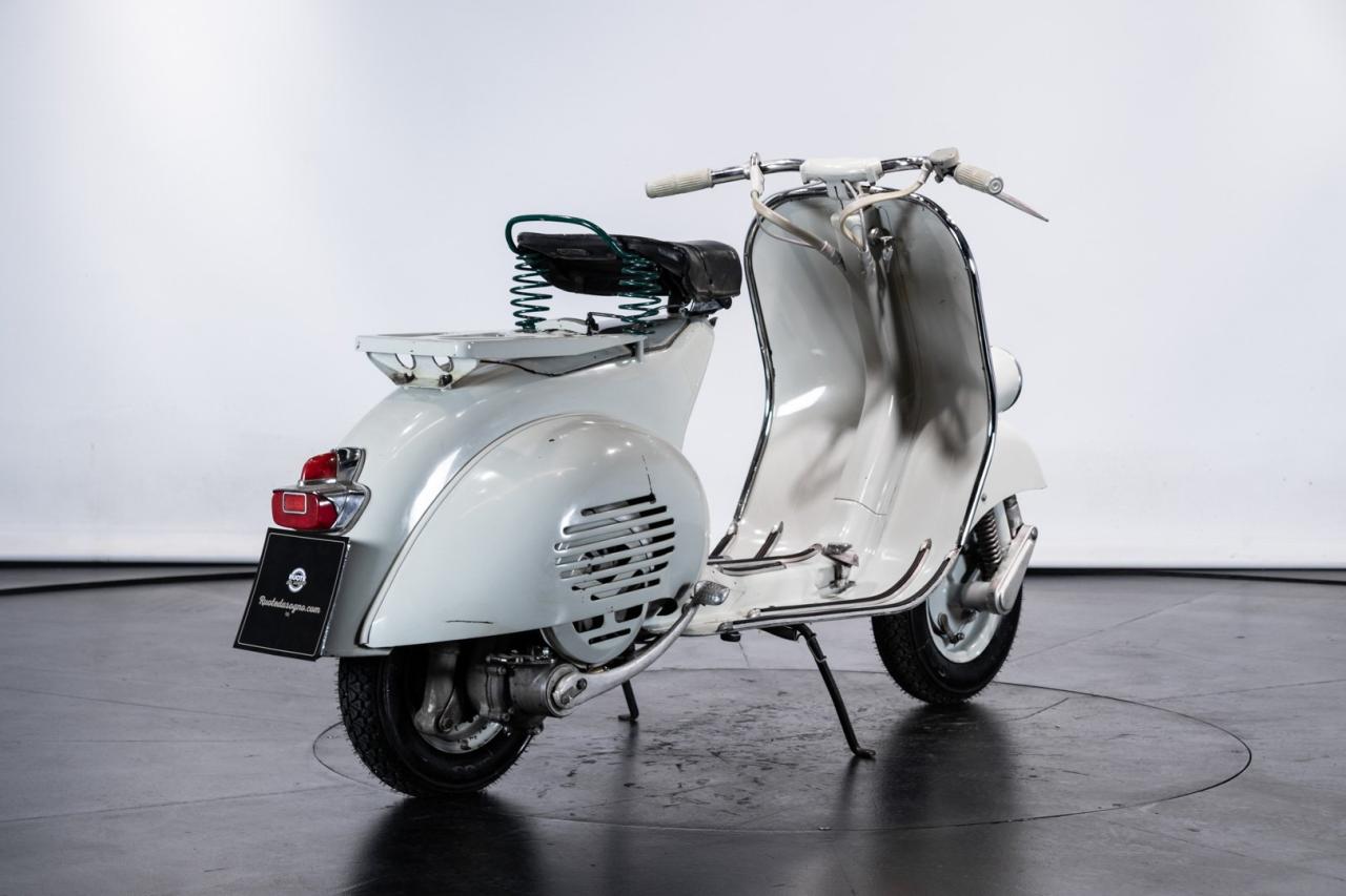 1957 Piaggio VESPA 125 FARO BASSO