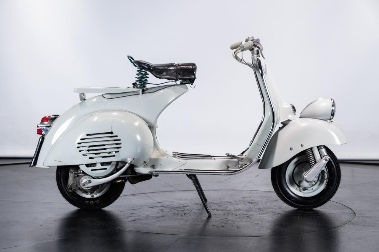 1957 Piaggio VESPA 125 FARO BASSO