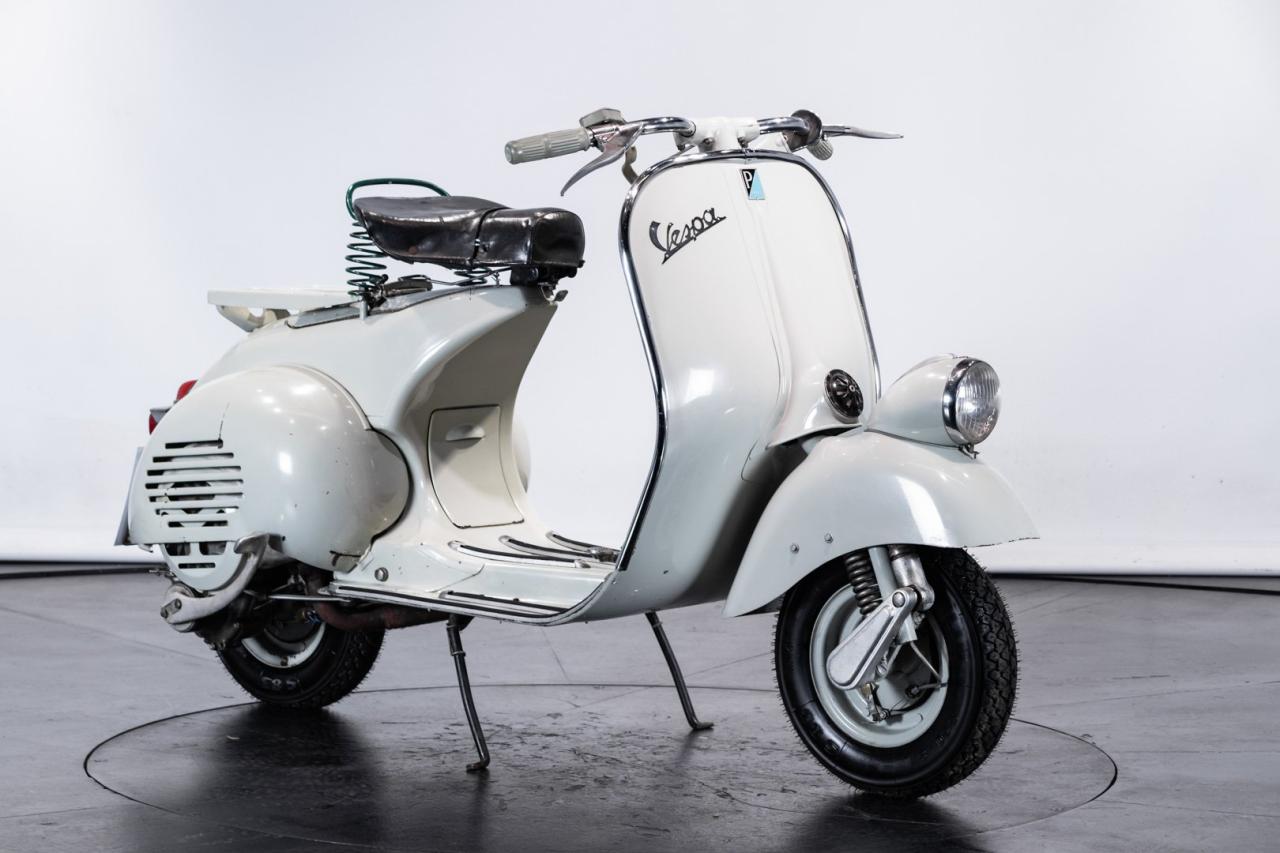 1957 Piaggio VESPA 125 FARO BASSO