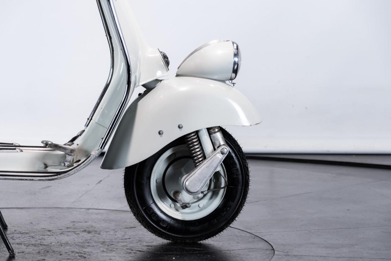 1957 Piaggio VESPA 125 FARO BASSO