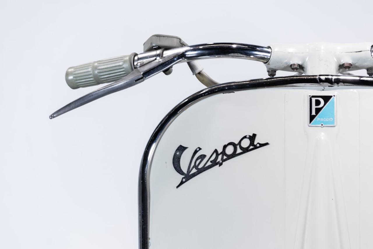 1957 Piaggio VESPA 125 FARO BASSO