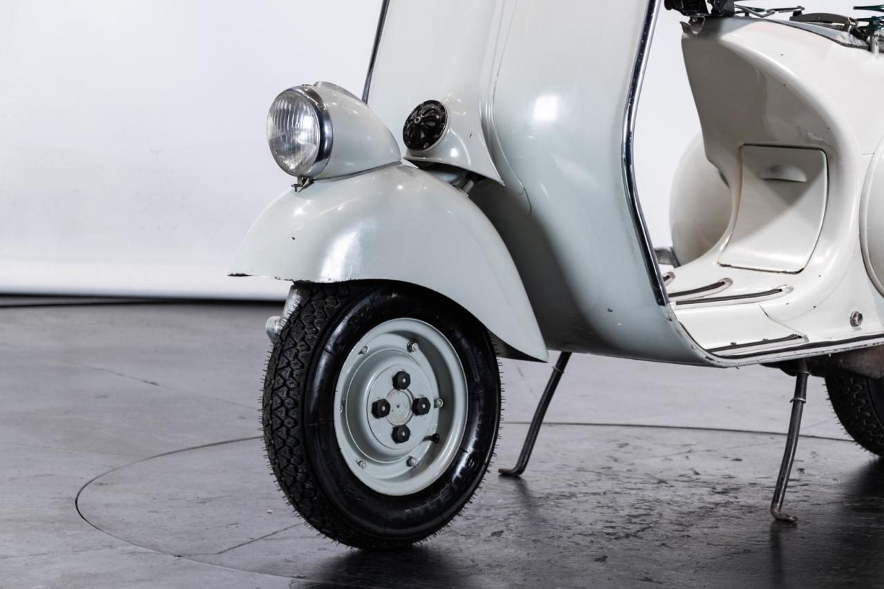 1957 Piaggio VESPA 125 FARO BASSO