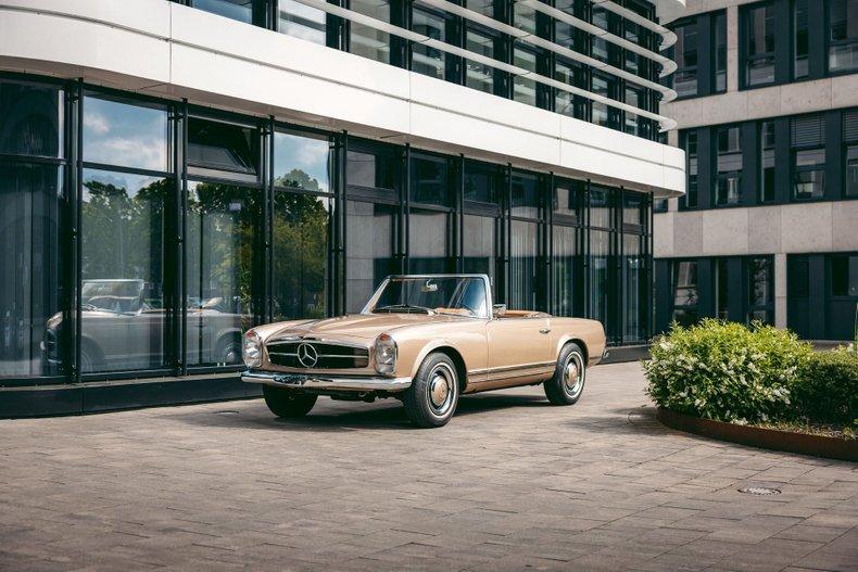 1967 Mercedes - Benz 230 SL