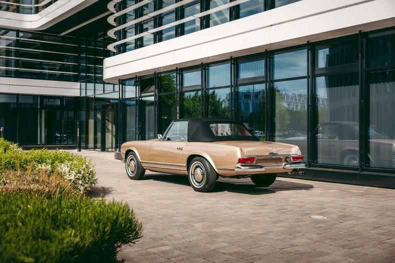 1967 Mercedes - Benz 230 SL