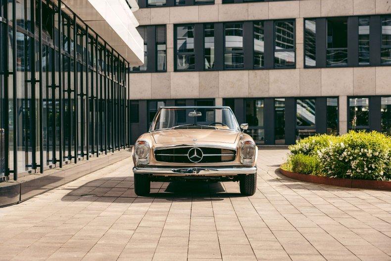 1967 Mercedes - Benz 230 SL