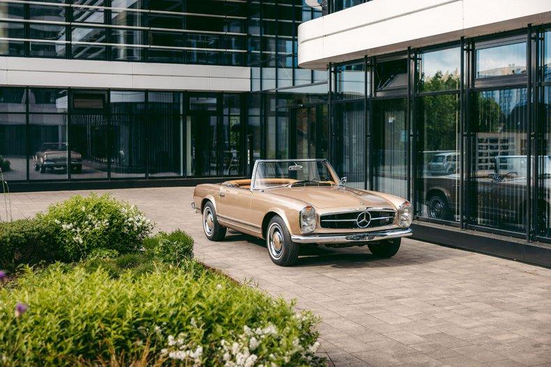 1967 Mercedes - Benz 230 SL