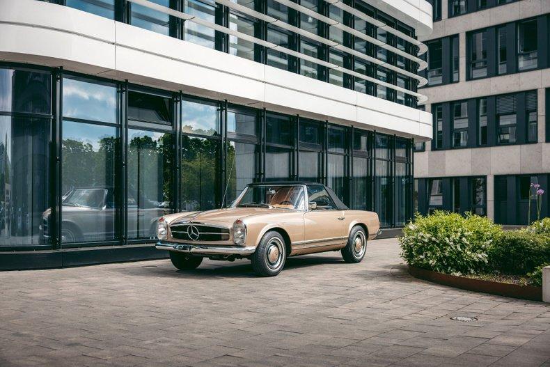 1967 Mercedes - Benz 230 SL