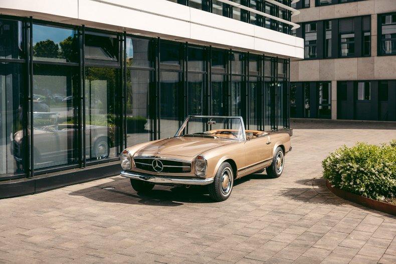 1967 Mercedes - Benz 230 SL