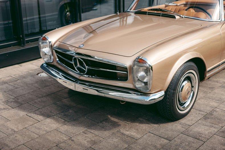 1967 Mercedes - Benz 230 SL