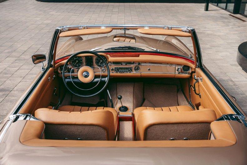 1967 Mercedes - Benz 230 SL