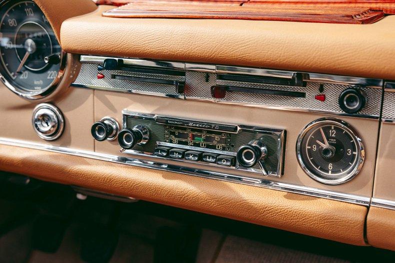 1967 Mercedes - Benz 230 SL