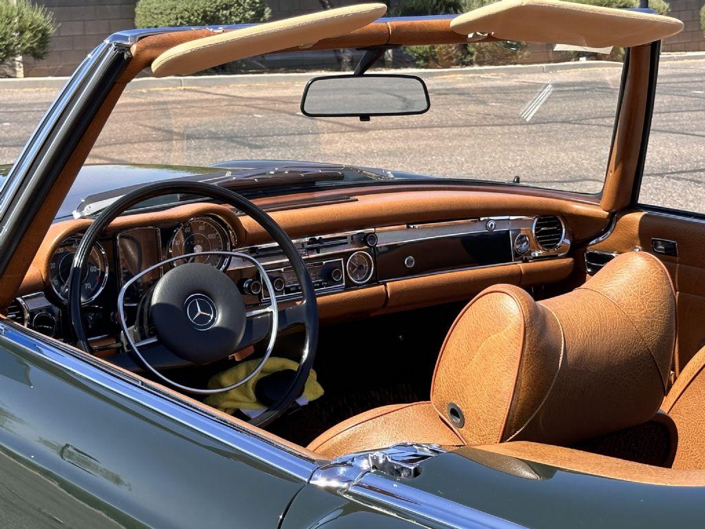 1969 Mercedes - Benz 280 SL Pagoda