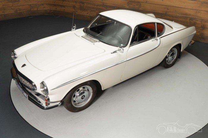 1965 Volvo P1800