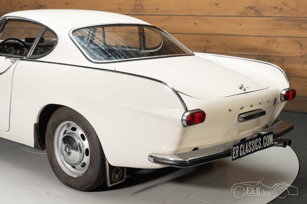 1965 Volvo P1800