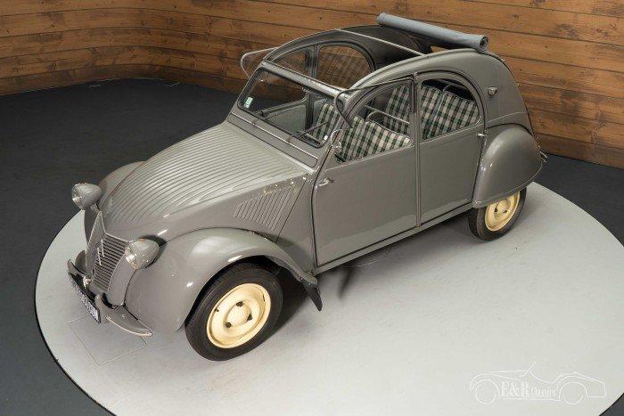 1953 Citro&euml;n 2CV