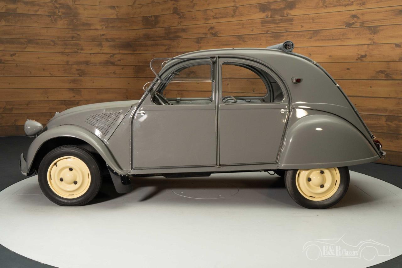 1953 Citro&euml;n 2CV