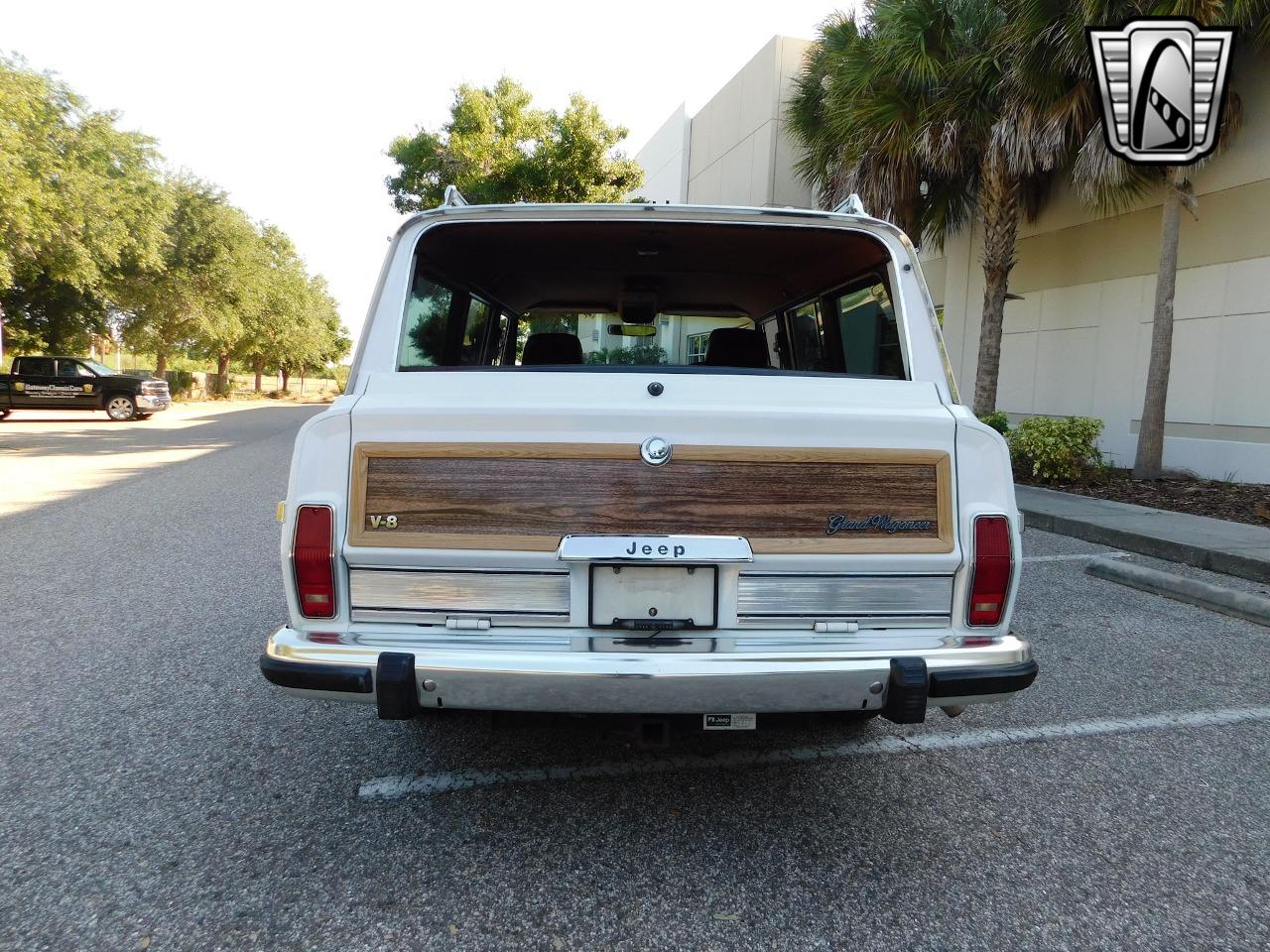 1990 Jeep Grand Wagoneer