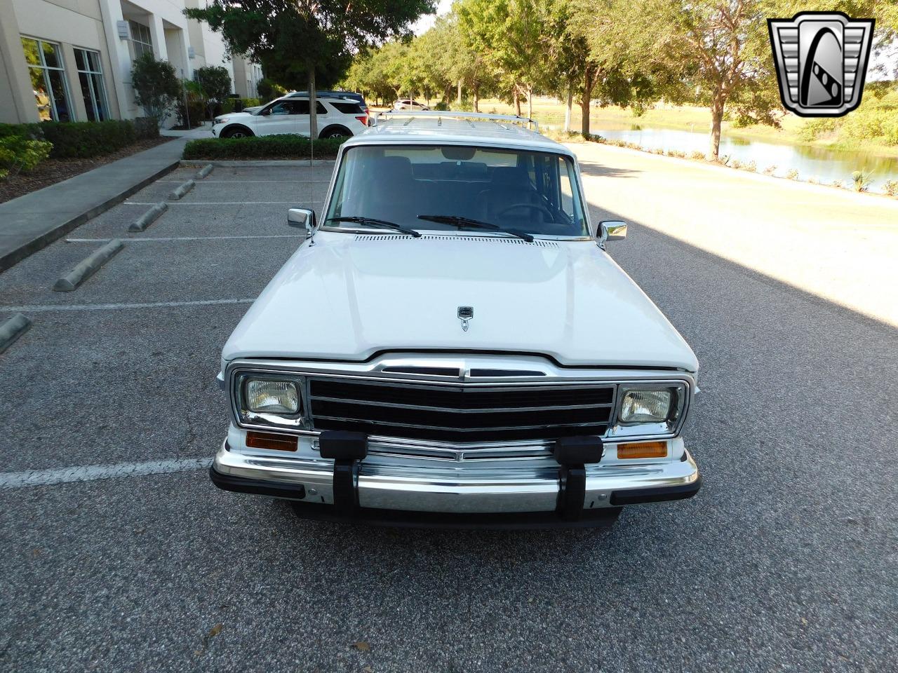 1990 Jeep Grand Wagoneer