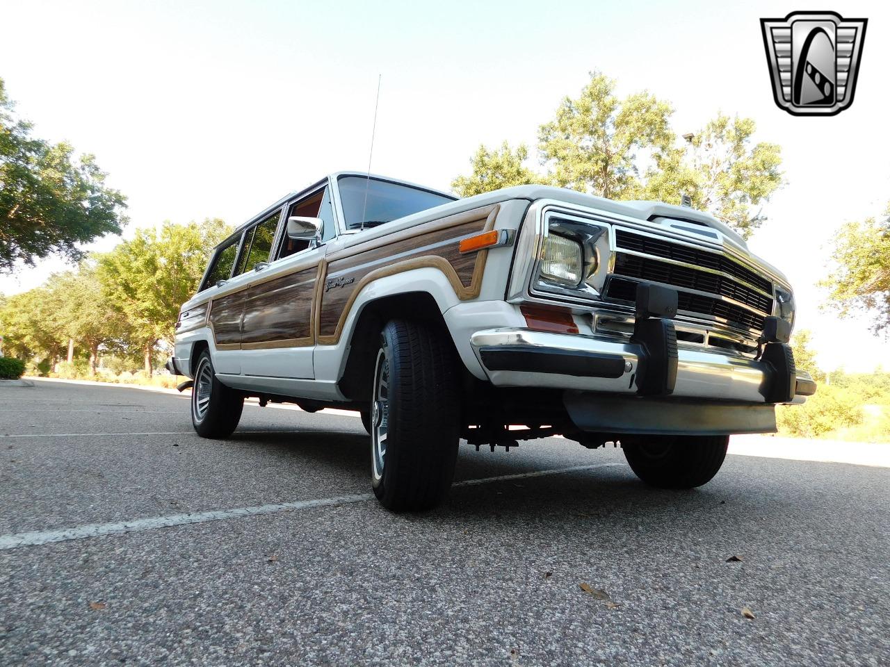 1990 Jeep Grand Wagoneer