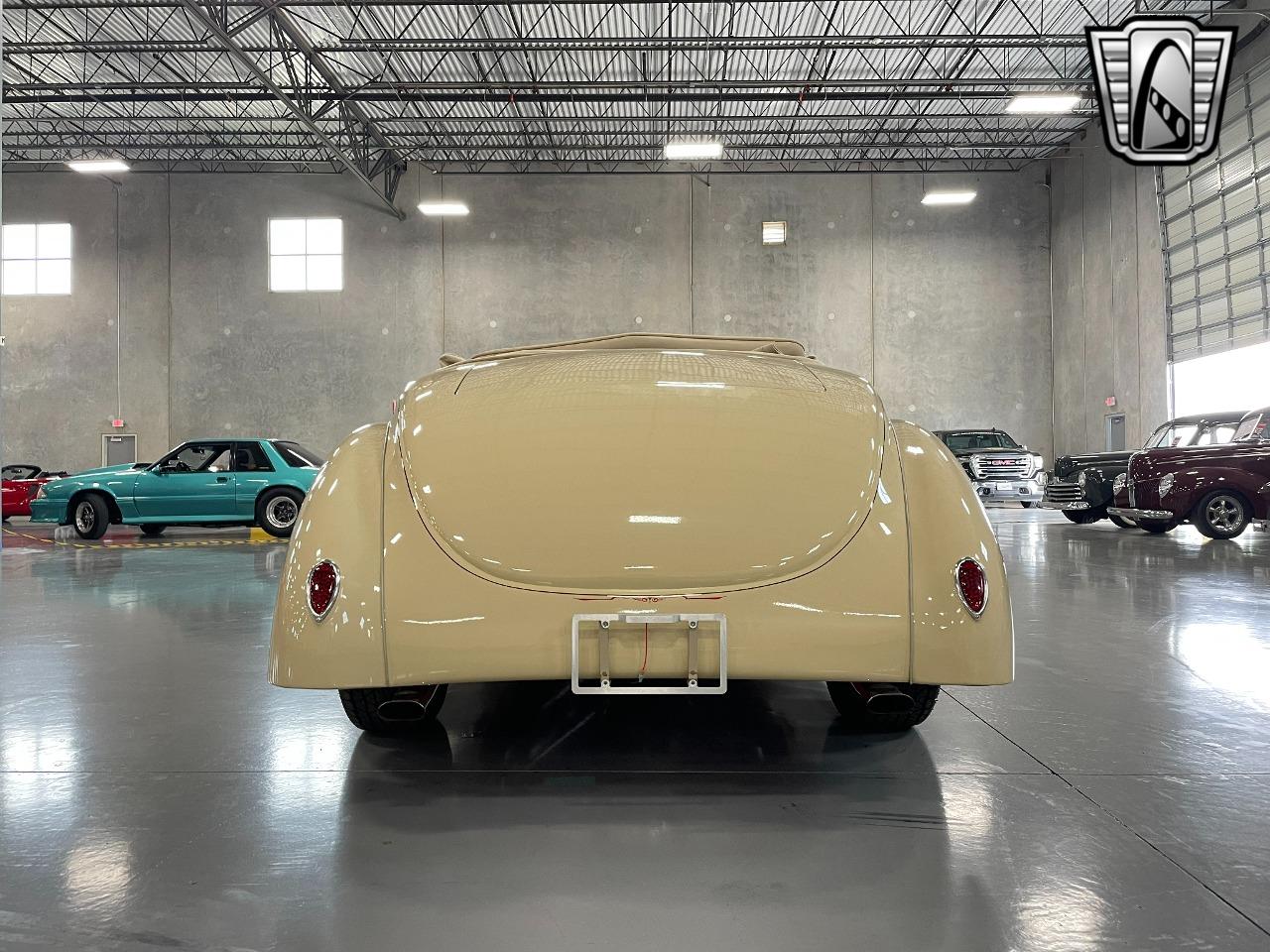 1939 Ford Deluxe