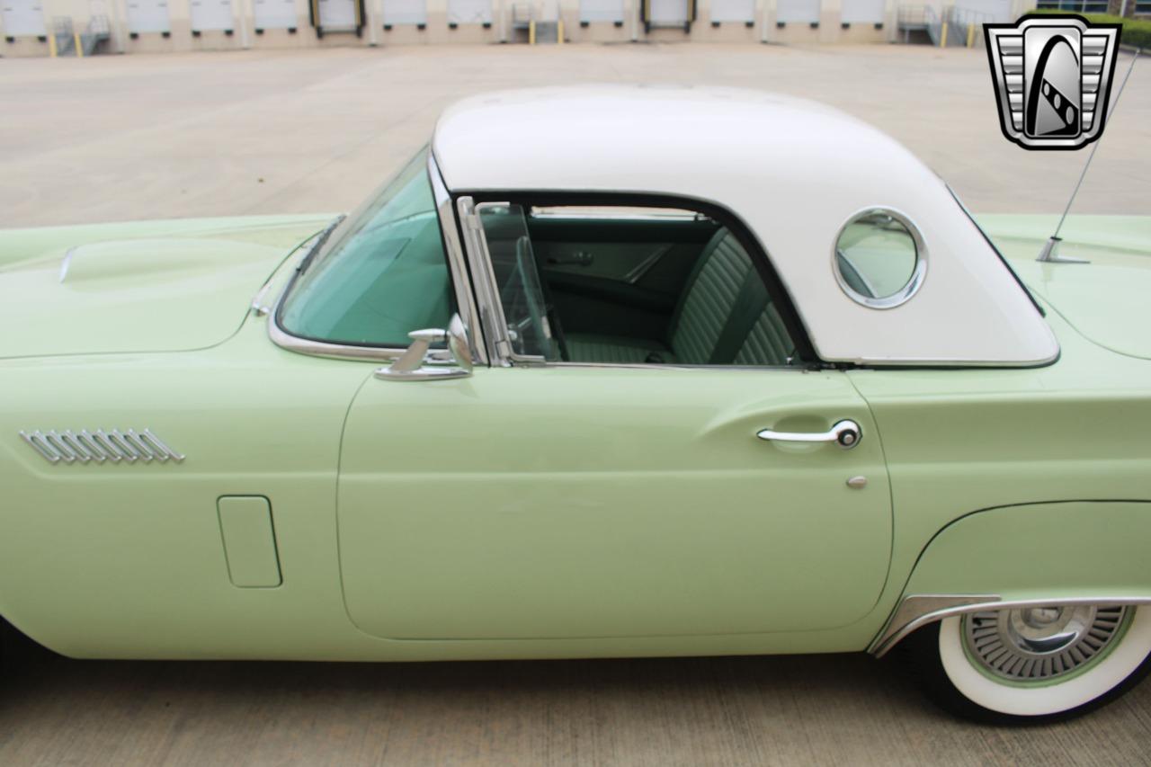 1957 Ford Thunderbird