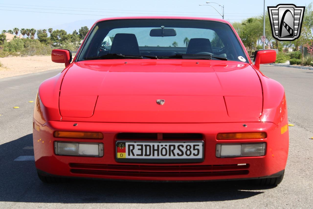 1985 Porsche 944