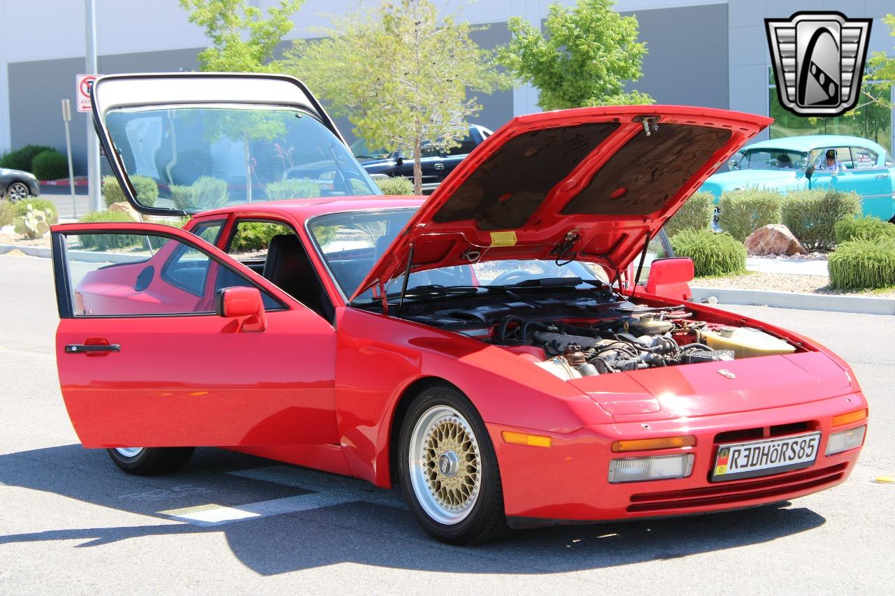 1985 Porsche 944