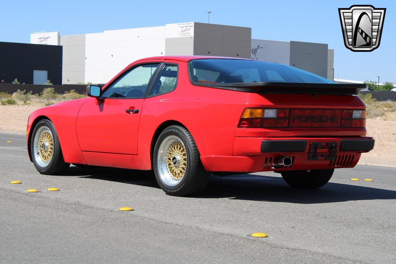 1985 Porsche 944