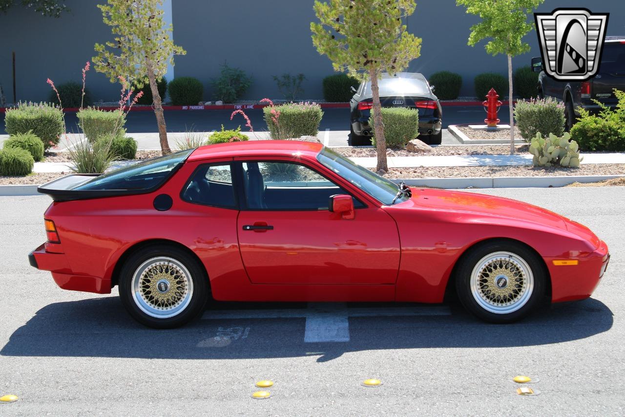 1985 Porsche 944