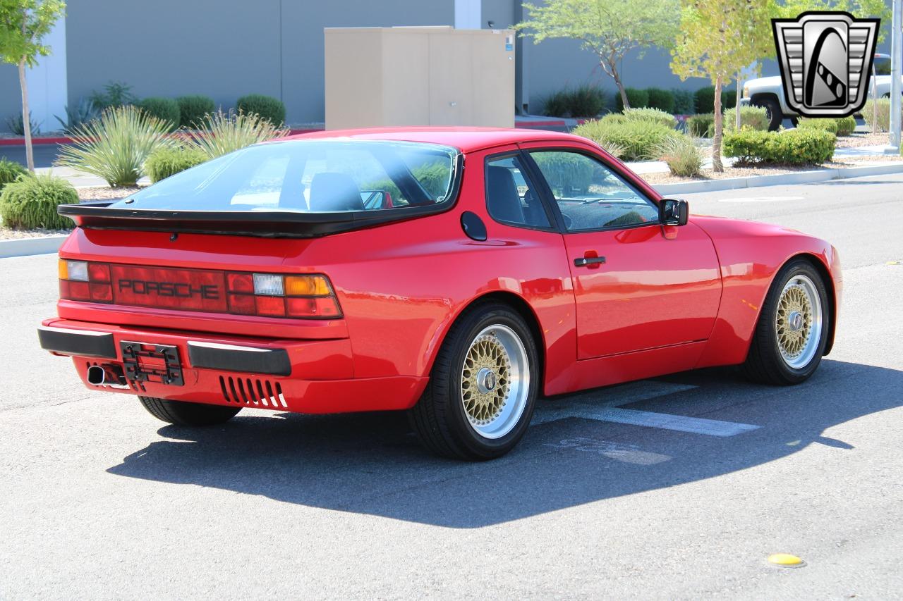 1985 Porsche 944