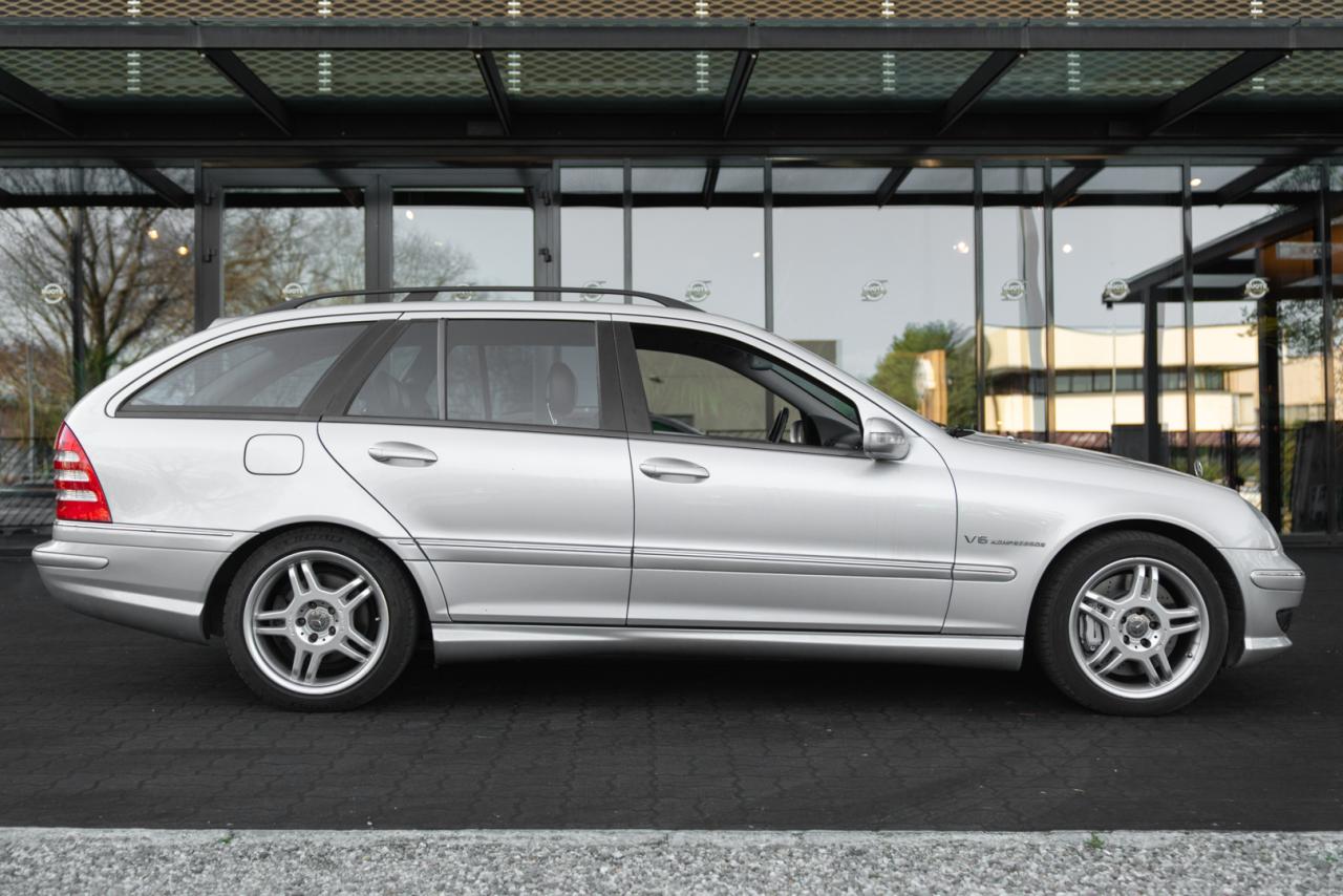 2002 Mercedes - Benz C32 AMG